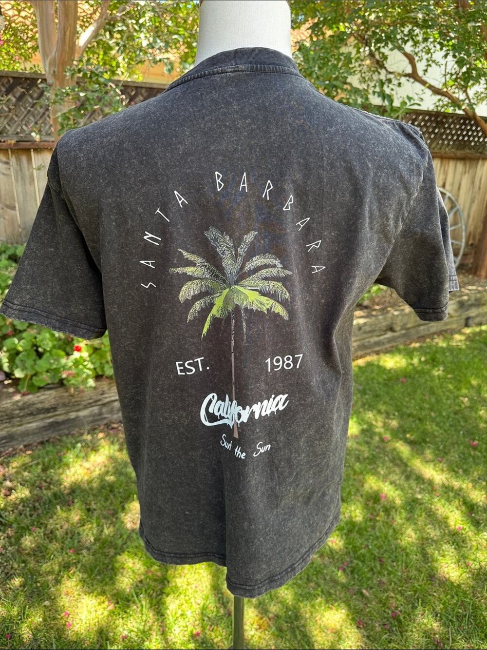 Santa Barbara California Vintage-Wash Graphic T-shirt Tee "Surf the Sun" Men's S